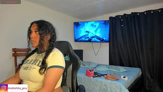 Snapshot of madisonbrunette chatting on November 2025 03:27:01 AM madisonbrunette online show from November 2025 03:27:01 AM