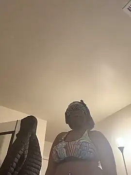 Snapshot of DamnBubbles chatting on February 2025 06:22:02 PM DamnBubbles online show from February 2025 06:22:02 PM