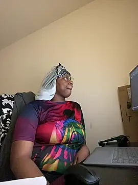 Snapshot of DamnBubbles chatting on February 2025 10:51:01 PM DamnBubbles online show from February 2025 10:51:01 PM