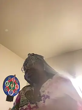 Snapshot of DamnBubbles chatting on March 2025 03:04:02 AM DamnBubbles online show from March 2025 03:04:02 AM