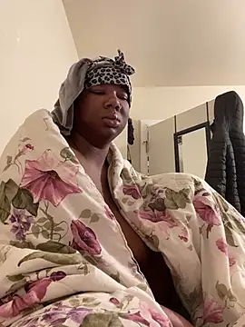 Snapshot of DamnBubbles chatting on March 2025 10:36:01 AM DamnBubbles online show from March 2025 10:36:01 AM