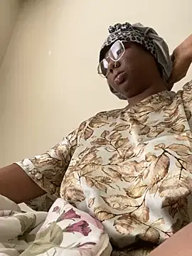 Snapshot of DamnBubbles chatting on March 2025 06:23:01 PM DamnBubbles online show from March 2025 06:23:01 PM