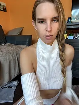 thigh hi online show from October 2025 02:39:02 PM