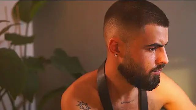 Snapshot of HairyRobxxx chatting on September 2025 03:15:01 PM HairyRobxxx online show from September 2025 03:15:01 PM