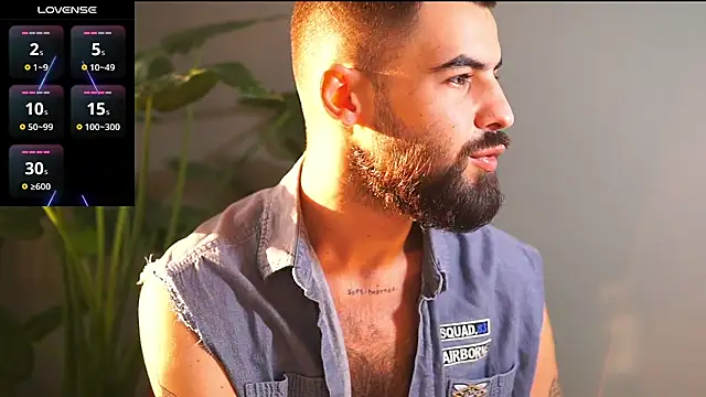 Snapshot of HairyRobxxx chatting on October 2025 02:34:01 PM HairyRobxxx online show from October 2025 02:34:01 PM