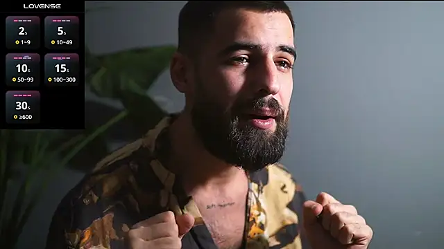 Snapshot of HairyRobxxx chatting on October 2025 03:41:01 PM HairyRobxxx online show from October 2025 03:41:01 PM