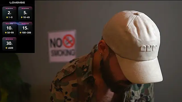 Snapshot of HairyRobxxx chatting on October 2025 06:29:01 PM HairyRobxxx online show from October 2025 06:29:01 PM