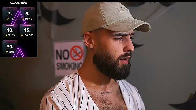 Snapshot of HairyRobxxx chatting on October 2025 05:46:02 PM HairyRobxxx online show from October 2025 05:46:02 PM