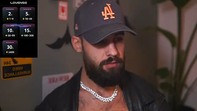 Snapshot of HairyRobxxx chatting on November 2025 04:17:02 PM HairyRobxxx online show from November 2025 04:17:02 PM