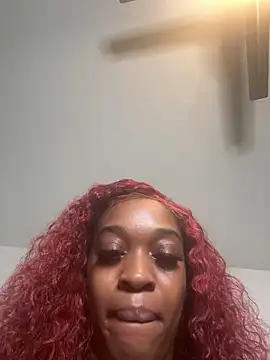Snapshot of PrettypetitePrincess chatting on February 2025 08:42:01 PM PrettypetitePrincess online show from February 2025 08:42:01 PM