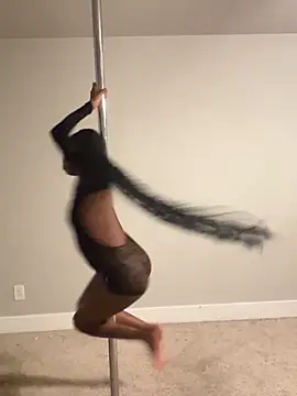 Snapshot of PrettypetitePrincess chatting on September 2025 04:40:02 AM PrettypetitePrincess online show from September 2025 04:40:02 AM