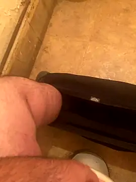 Snapshot of balint35 chatting on November 2025 02:18:01 PM balint35 online show from November 2025 02:18:01 PM