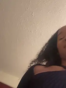 Snapshot of lunalustycumslut chatting on November 2025 08:30:02 PM lunalustycumslut online show from November 2025 08:30:02 PM