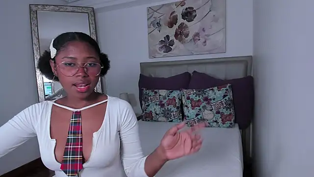 violeta ruiz  online show from February 2025 04:57:01 PM