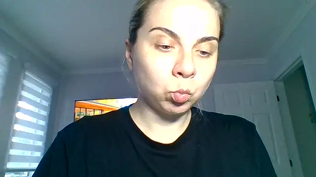 HappyIva online show from September 2025 09:20:01 PM