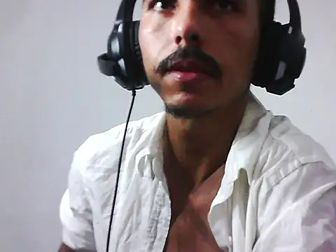 MagrinhoSaradoo online show from November 2025 11:43:01 AM