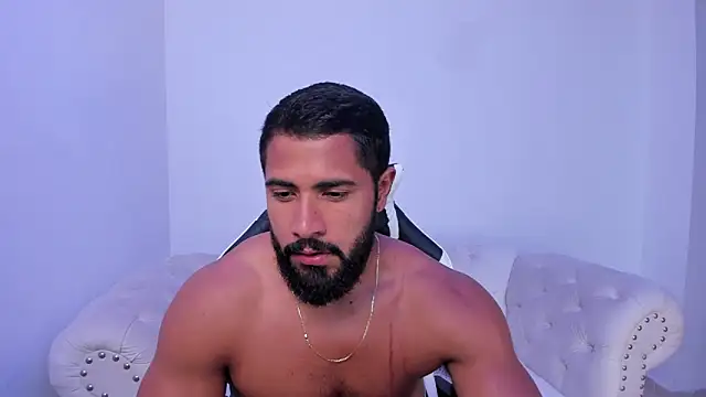 Snapshot of Santiago_huntt chatting on October 2025 11:48:02 PM Santiago huntt online show from October 2025 11:48:02 PM