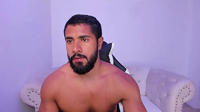 Snapshot of Santiago_huntt chatting on October 2025 02:40:02 PM Santiago huntt online show from October 2025 02:40:02 PM