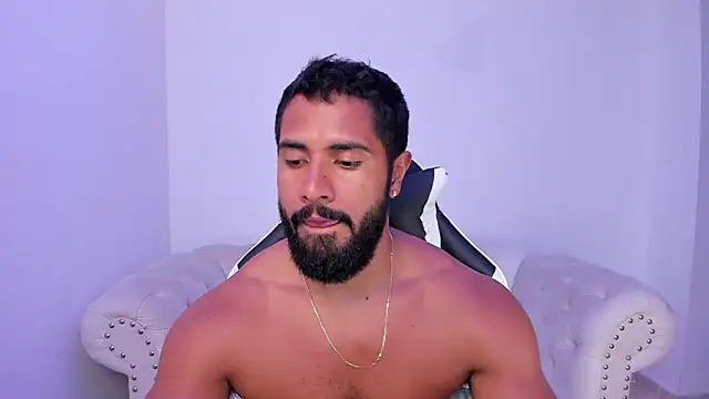 Snapshot of Santiago_huntt chatting on October 2025 10:45:01 PM Santiago huntt online show from October 2025 10:45:01 PM