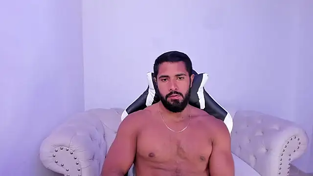 Snapshot of Santiago_huntt chatting on October 2025 03:56:02 PM Santiago huntt online show from October 2025 03:56:02 PM