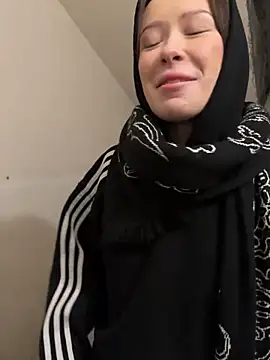 Alexandria Balenciaga online show from January 2025 10:17:02 PM