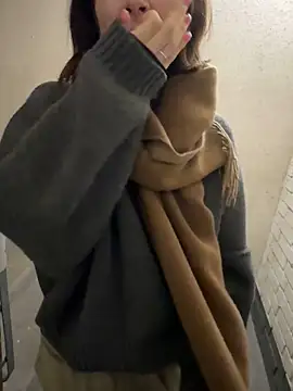 Alexandria Balenciaga online show from January 2025 08:21:02 PM