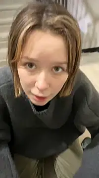 Alexandria Balenciaga online show from February 2025 09:18:01 PM