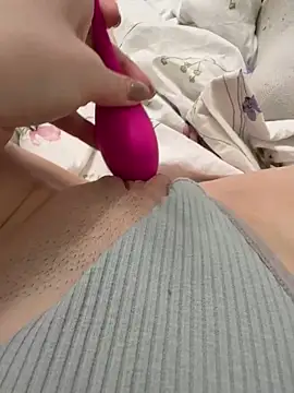 Alexandria Balenciaga online show from March 2025 12:22:01 AM