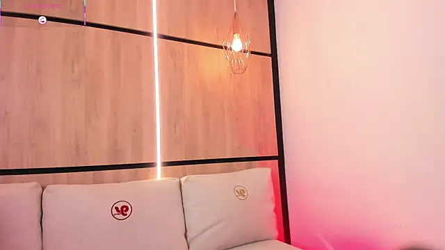 ashlyn parker online show from September 2025 07:39:01 PM