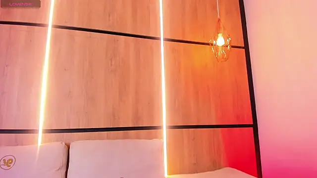 ashlyn parker online show from September 2025 08:14:01 PM