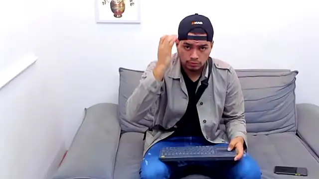 EnriquevillaF online show from January 2025 04:39:02 AM