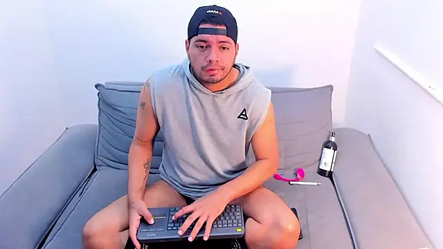 EnriquevillaF online show from February 2025 01:30:02 PM