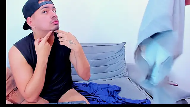 EnriquevillaF online show from February 2025 06:19:02 PM