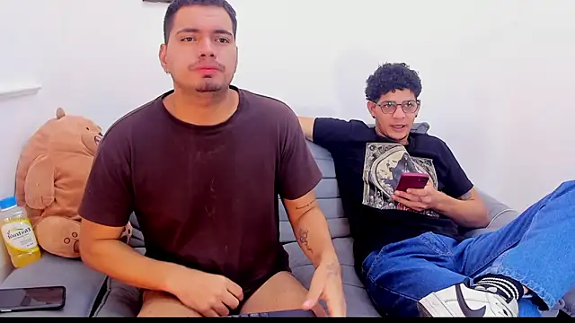 EnriquevillaF online show from February 2025 01:05:02 PM