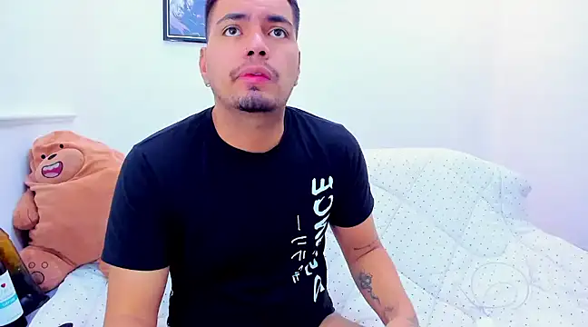 EnriquevillaF online show from February 2025 12:48:02 PM