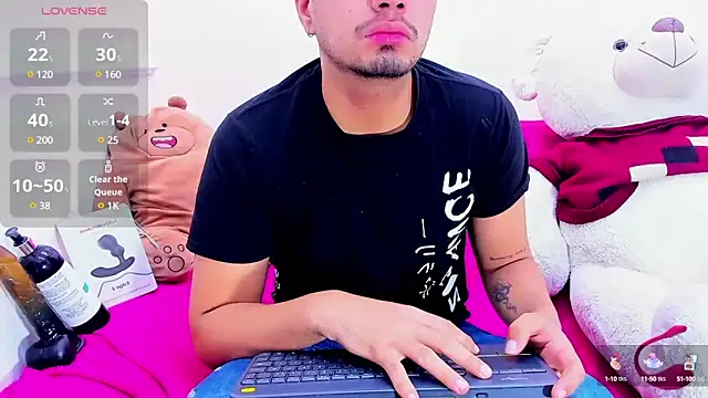EnriquevillaF online show from March 2025 12:25:01 PM