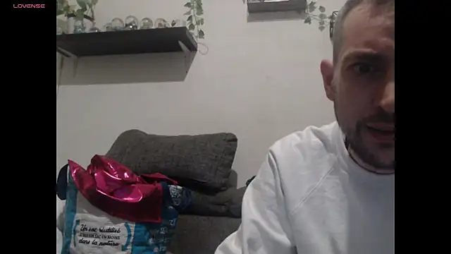 wawarruis online show from March 2025 10:43:01 PM