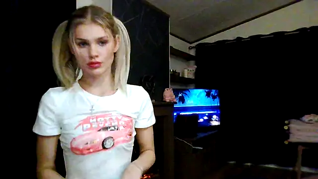English Teen Evelyn online show from January 2025 08:25:02 PM