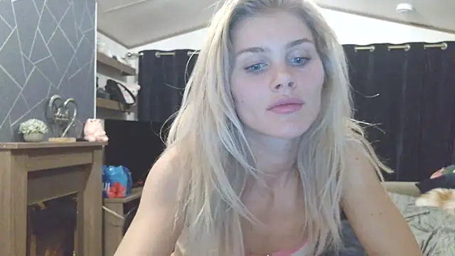English Teen Evelyn online show from January 2025 09:25:01 PM