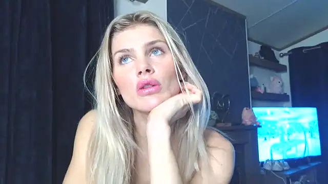 English Teen Evelyn online show from February 2025 07:46:01 PM