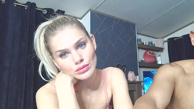 English Teen Evelyn online show from February 2025 07:06:02 PM