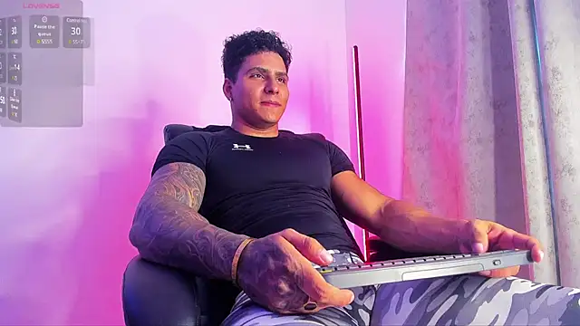 Snapshot of Maximoscott chatting on February 2025 05:50:01 PM Maximoscott online show from February 2025 05:50:01 PM