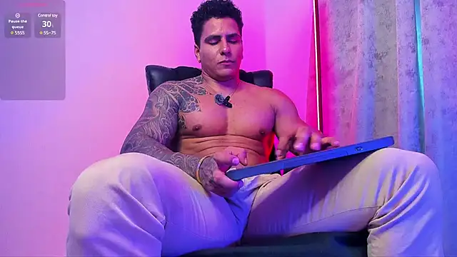 Snapshot of Maximoscott chatting on February 2025 09:04:01 PM Maximoscott online show from February 2025 09:04:01 PM