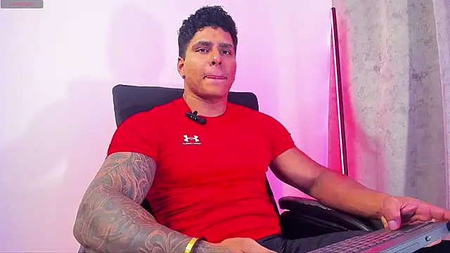 Snapshot of Maximoscott chatting on February 2025 06:09:02 PM Maximoscott online show from February 2025 06:09:02 PM