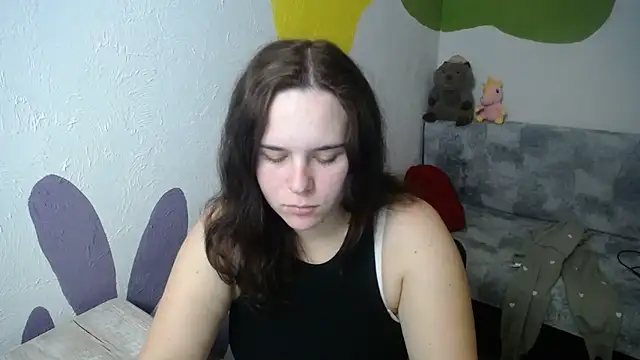 mini girly online show from October 2025 01:48:02 PM