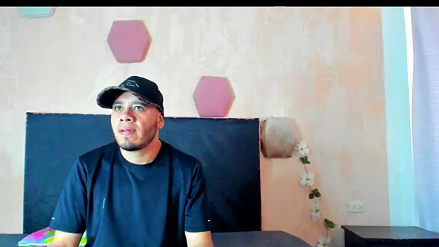 Snapshot of jacob_lewitt chatting on January 2025 07:40:01 PM jacob lewitt online show from January 2025 07:40:01 PM