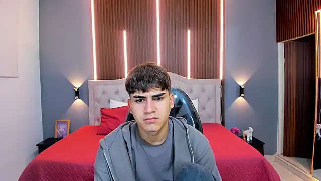 Tommy18   online show from October 2025 03:31:01 AM