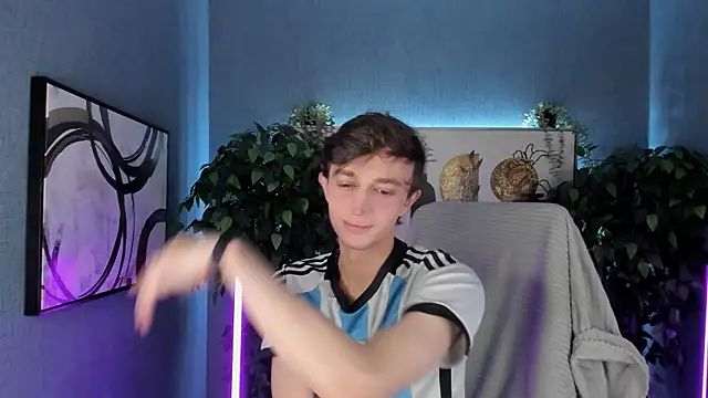 John Weasley online show from November 2025 01:10:02 PM