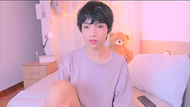 AllanYong18 online show from November 2025 10:50:02 AM