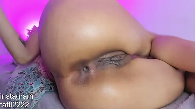 Snapshot of tattl2222 chatting on February 2025 02:04:01 AM tattl2222 online show from February 2025 02:04:01 AM